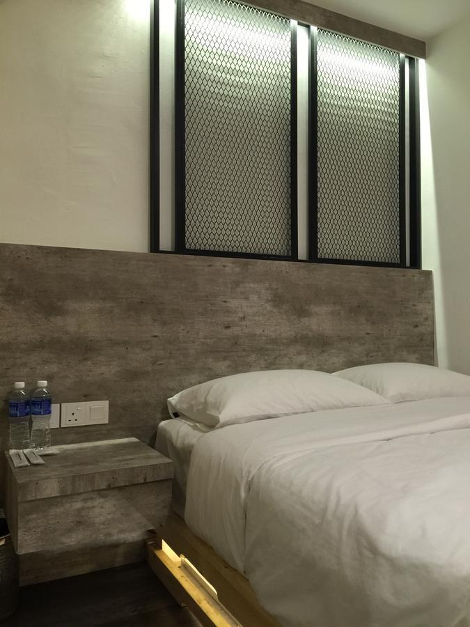 The Oikos Hotel Pontian Kecil Buitenkant foto