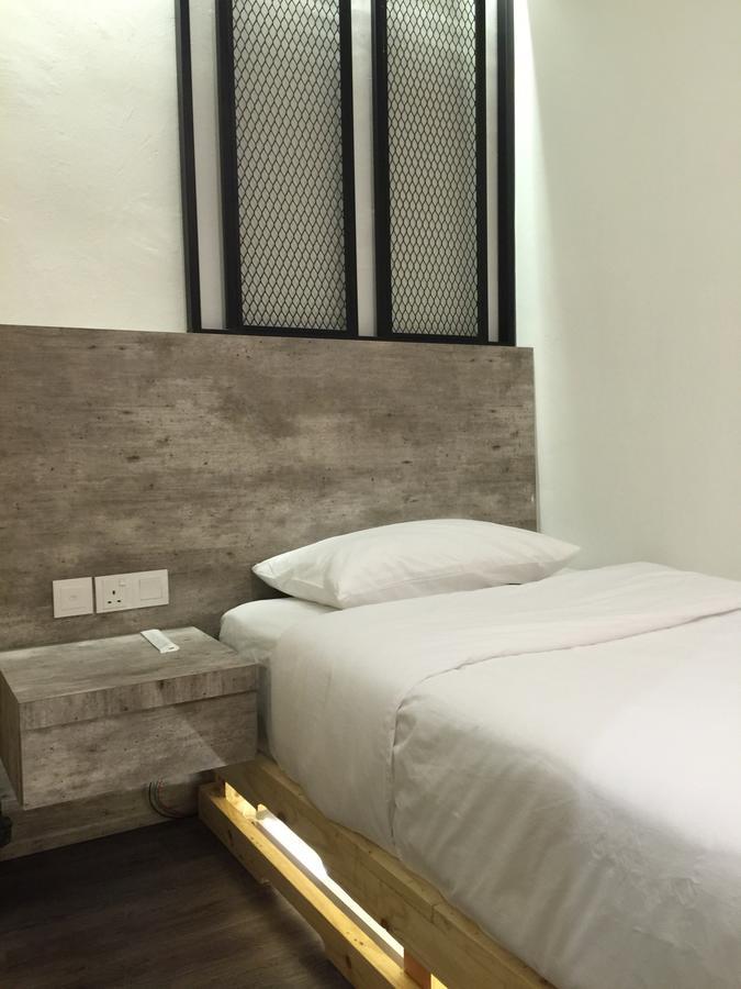 The Oikos Hotel Pontian Kecil Buitenkant foto