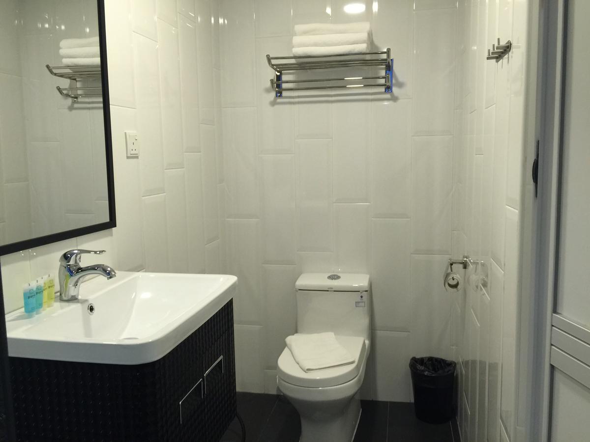 The Oikos Hotel Pontian Kecil Buitenkant foto