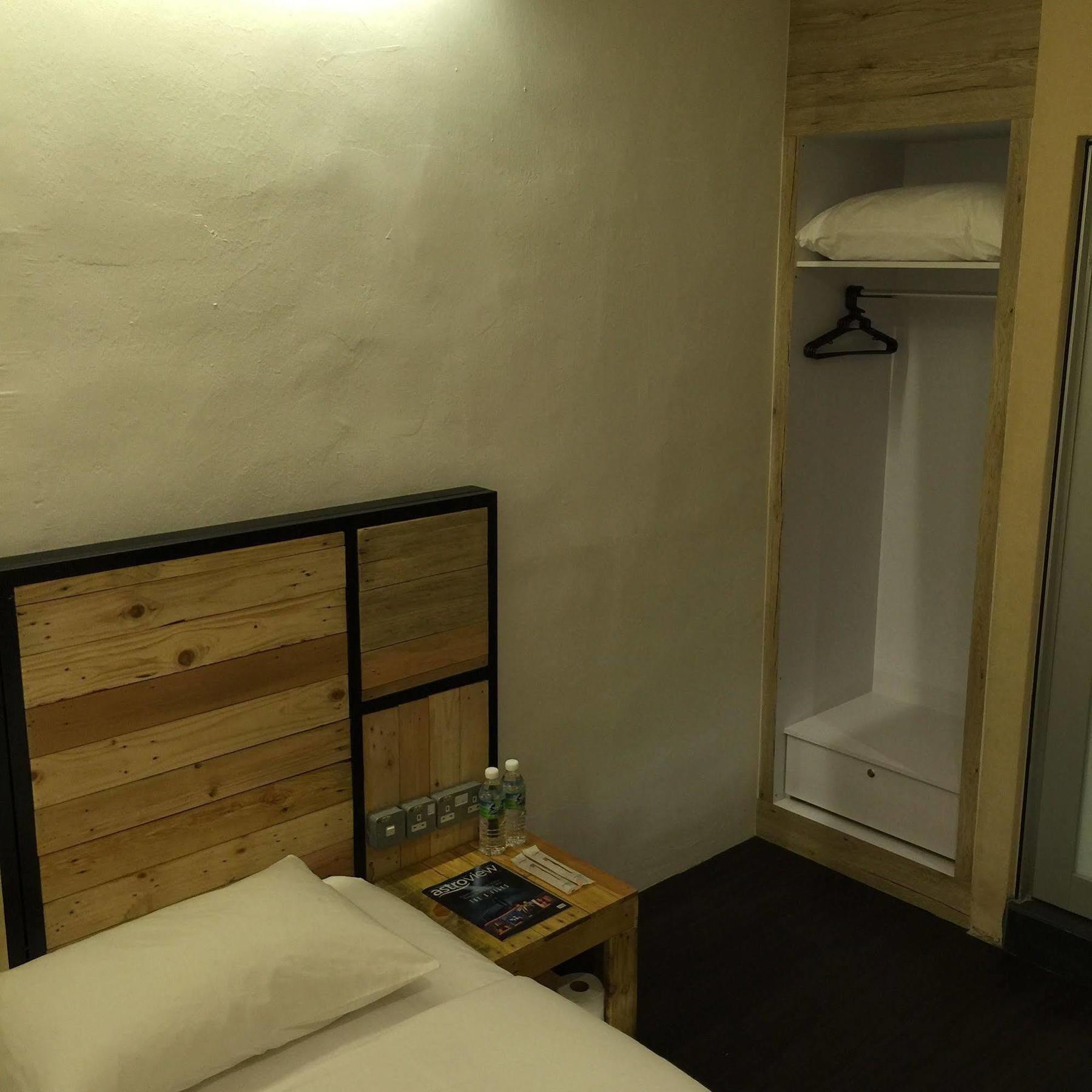 The Oikos Hotel Pontian Kecil Buitenkant foto