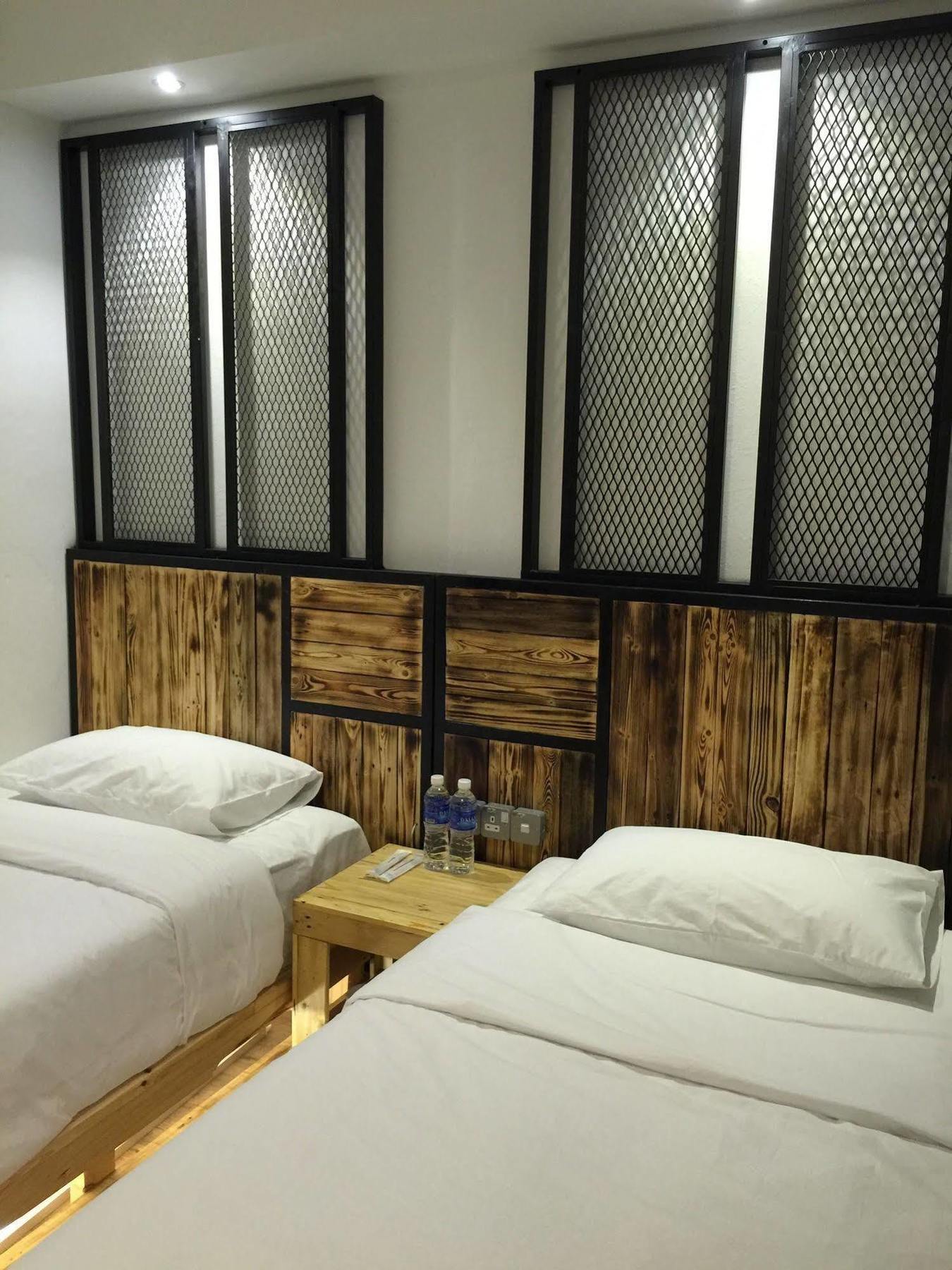 The Oikos Hotel Pontian Kecil Buitenkant foto