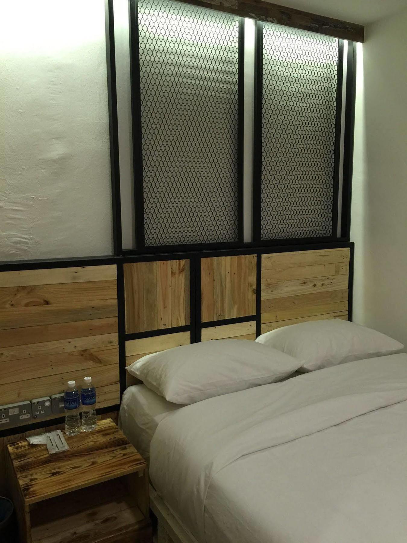 The Oikos Hotel Pontian Kecil Buitenkant foto